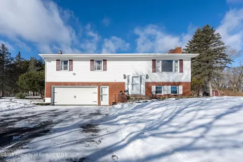 584 Mountain View Estates Rd, Montrose, PA 18801