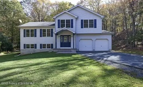 111 St Moritz Dr, Tafton, PA 18464