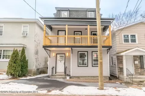 41 Spring St, Carbondale, PA 18407