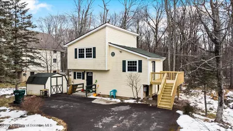 1575 Black Birch Way, Tobyhanna, PA 18466