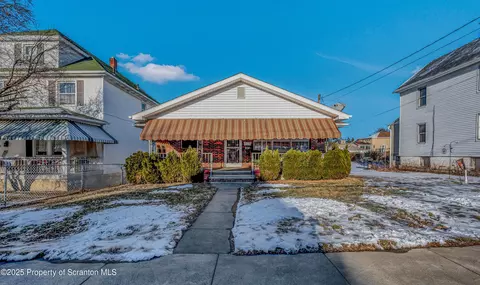 417 Throop St, Dunmore, PA 18512