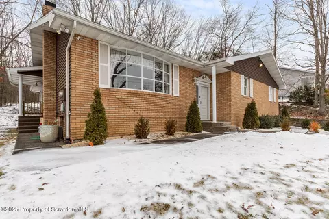 194 Columbus Dr, Archbald, PA 18403