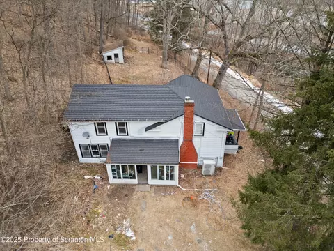 19 Place Dr, Tunkhannock, PA 18657