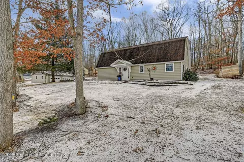 269 Billings Mill Rd, Tunkhannock, PA 18657