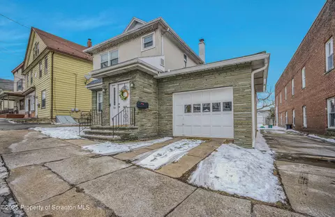 646 S Main St, Old Forge, PA 18518