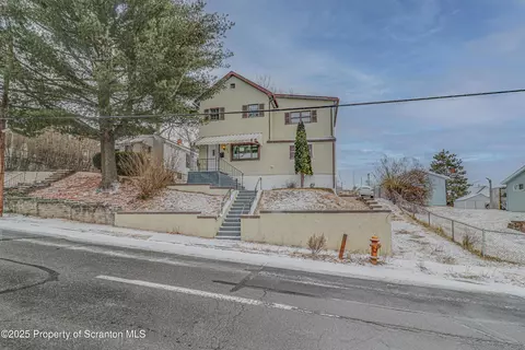 3343 Birney Ave, Moosic, PA 18507