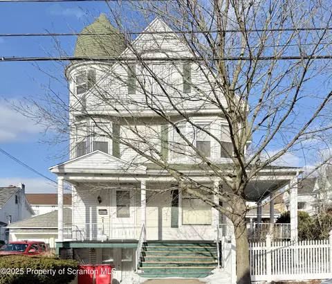 109 Salem Ave, Carbondale, PA 18407
