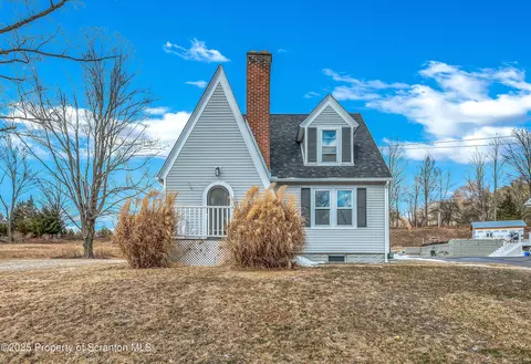 109 Ackerly Rd, Clarks Summit, PA 18411