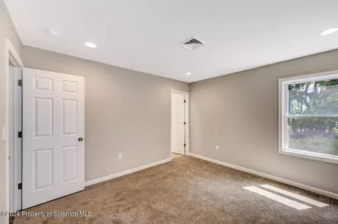 551 Back St, Scranton, PA 18504 photo 25