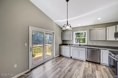 551 Back St, Scranton, PA 18504 photo 16