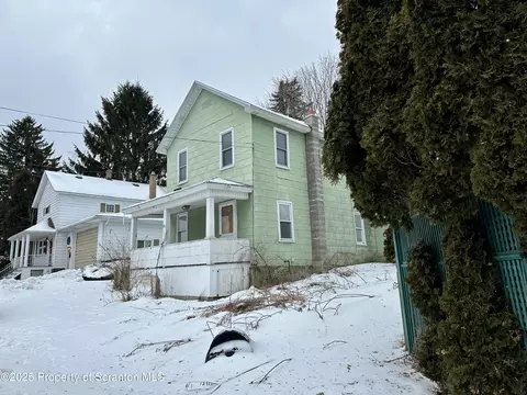819 Railroad St, Forest City, PA 18421