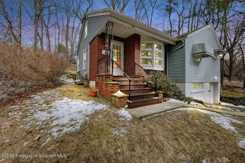 302 Thurston St, Clarks Summit, PA 18411