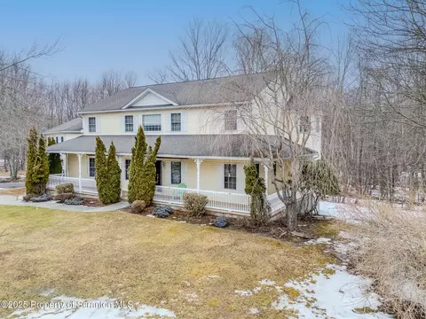 106 Constitution Dr, Moscow, PA 18444