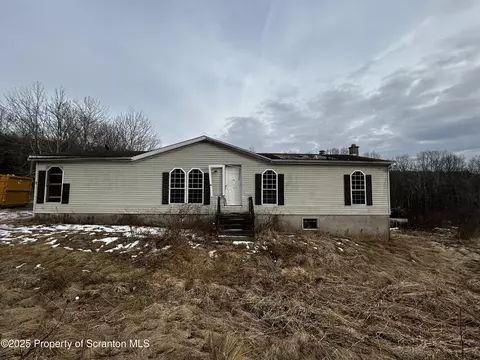 34 Joes Ln, Scott Twp, PA 18433