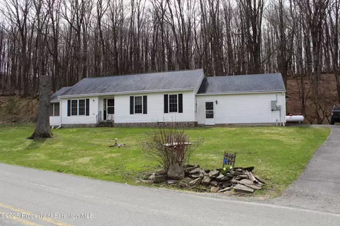 2231 Wrighter Lake Rd, Thompson, PA 18465