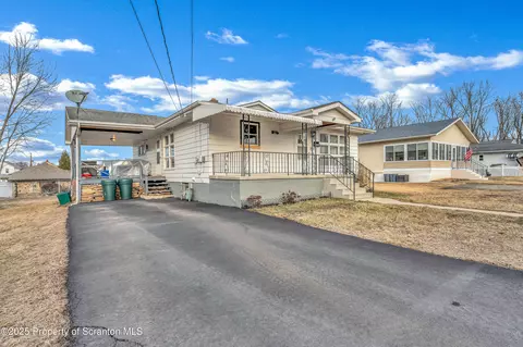 117 Broadhead St, Old Forge, PA 18518 photo 2