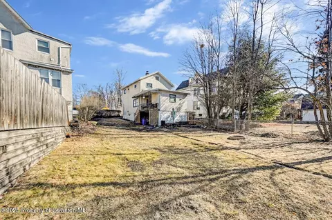 114 E Pine St, Dunmore, PA 18512 photo 45