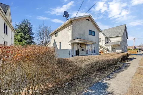 114 E Pine St, Dunmore, PA 18512 photo 48