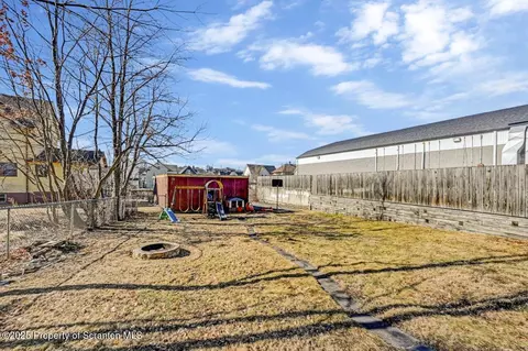 114 E Pine St, Dunmore, PA 18512 photo 47