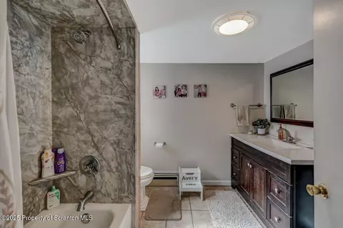 114 E Pine St, Dunmore, PA 18512 photo 31