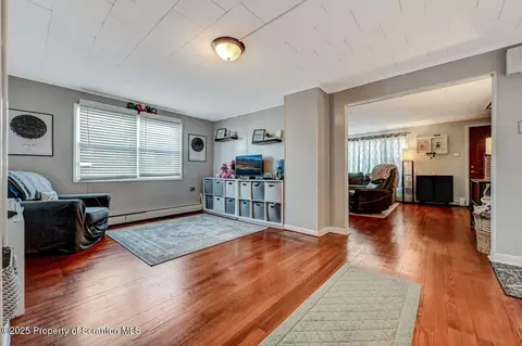 114 E Pine St, Dunmore, PA 18512 photo 9