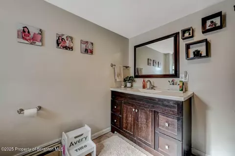 114 E Pine St, Dunmore, PA 18512 photo 32