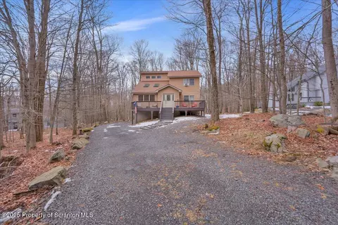 7 Sheffick Rd, Clifton Twp, PA 18424