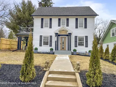 909 Walnut St, Clarks Summit, PA 18411