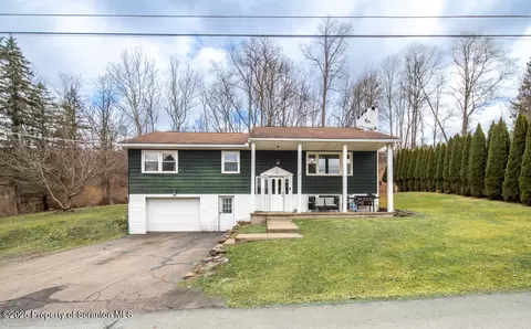 13 Donna Dr, Factoryville, PA 18419