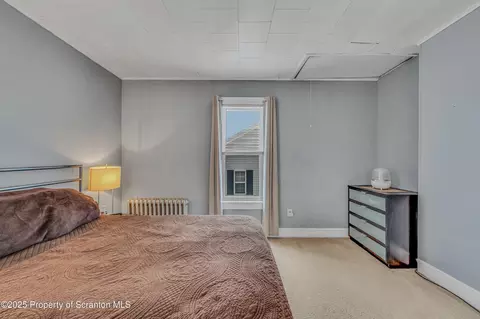 Bedroom - 440 E Drinker St, Dunmore, PA 18512 photo 8 of 10