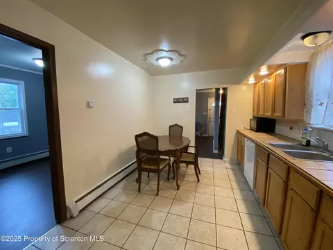 416 Elm St, Scranton, PA 18505 photo 9