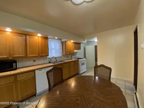 416 Elm St, Scranton, PA 18505 photo 8
