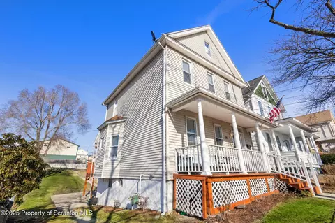 821 Maple St, Scranton, PA 18505