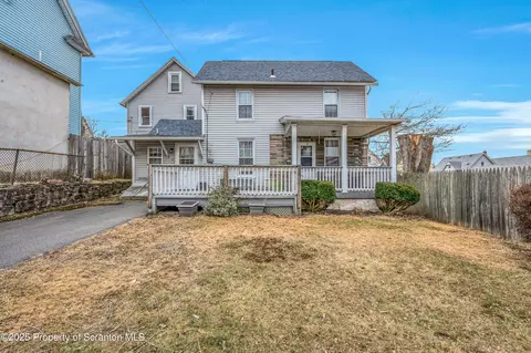 826 Woodlawn St, Scranton, PA 18509