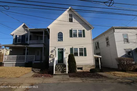 1306 Monroe Ave, Dunmore, PA 18509