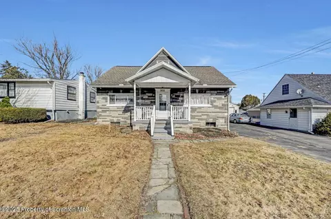 3618 Winfield Ave, Moosic, PA 18507
