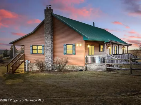 2963 Sr 3004, Meshoppen, PA 18630