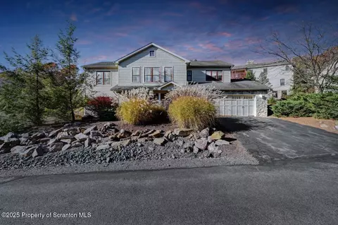 131 Longview Dr, Lake Harmony, PA 18624