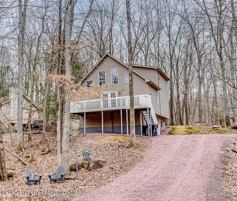 151 Edge Rock Dr, Drums, PA 18222