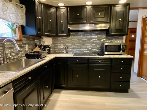 332 Main St, Archbald, PA 18403 photo 12
