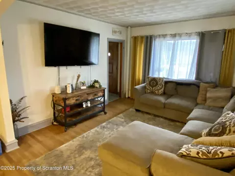 332 Main St, Archbald, PA 18403 photo 15