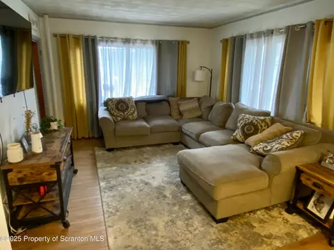 332 Main St, Archbald, PA 18403 photo 14