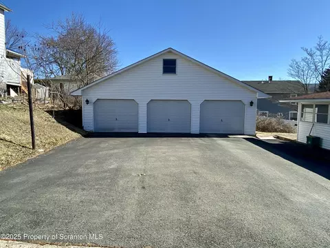 332 Main St, Archbald, PA 18403 photo 7