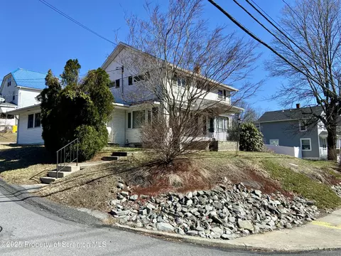 332 Main St, Archbald, PA 18403 photo 3