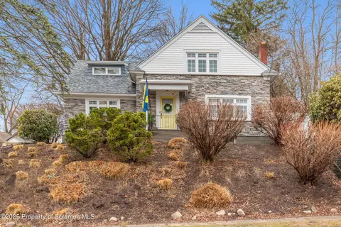 211 E Grove St, Clarks Green, PA 18411