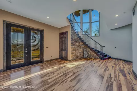 Entry Way - 815 Oak St, Archbald, PA 18403 photo 3 of 7