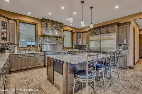 Kitchen - 815 Oak St, Archbald, PA 18403 photo 1 of 7