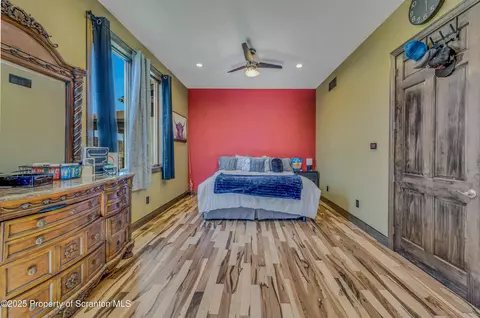 Bedroom - 815 Oak St, Archbald, PA 18403 photo 6 of 14