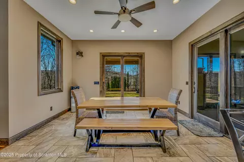 Dining - 815 Oak St, Archbald, PA 18403 photo 1 of 5