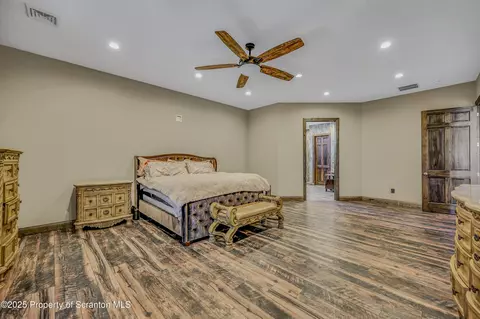 Bedroom - 815 Oak St, Archbald, PA 18403 photo 1 of 14